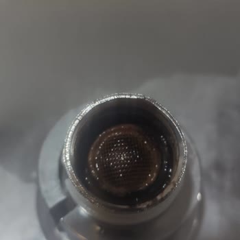 Kırılan Ve Paslanan Duş Başlığı Orijinal Olmadığı Şüphesi Ve Ücretsiz Değişim Talebi