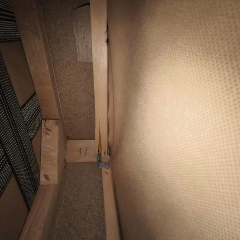 Kelebek Mobilya'da Kırık Koltuk Ve Uzayan Tamir Süreci