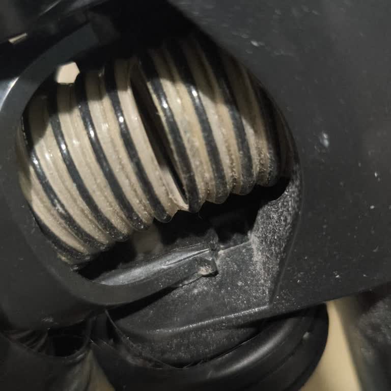 Onvo Dikey Süpürgenin Kırılan Boru Parçası İçin Ücretsiz Değişim Talebi