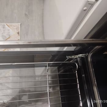 Siemens HB557JY Fırınının Yüksek Fiyatına Rağmen Kendini Temizleme Özelliği Çalışmıyor