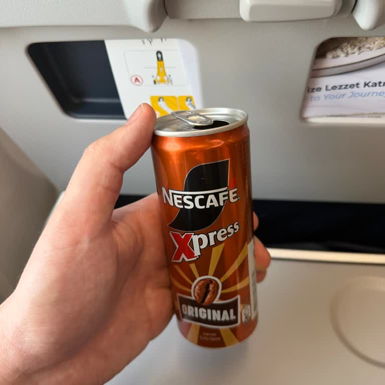 Ajet'in Uçak Gecikmesi Ve Güvenlik Sorunu Nedeniyle Ücret İadesi Ve Tazminat Talebi