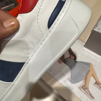 Deichmann Ayakkabısında Üretim Hatası: 1 Haftada Soyulma Ve Mağaza Sorumluluk Reddi