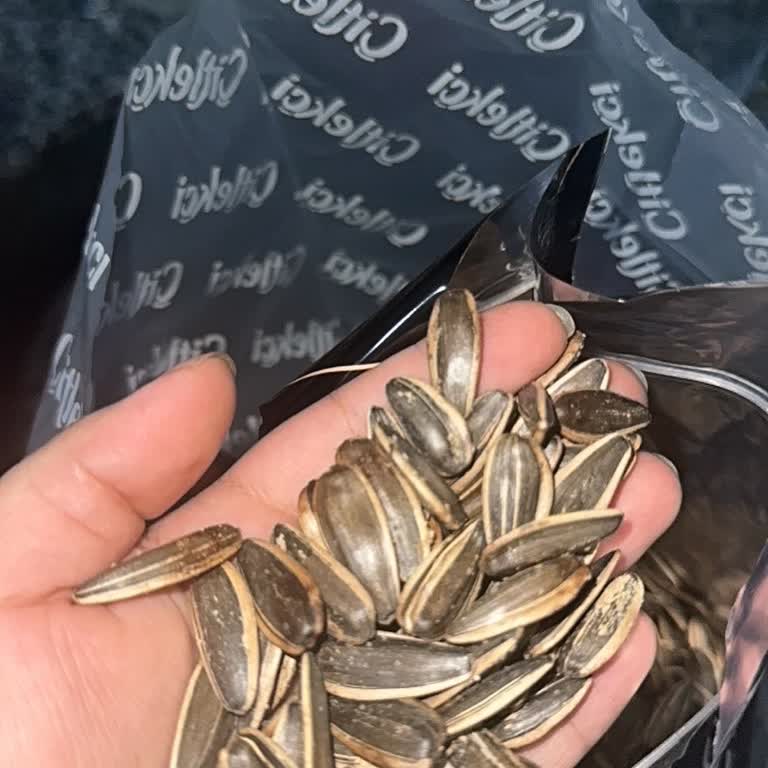 Yanık Ve Fazla Kavrulmuş Ay Çekirdeği Satın Aldım Çözüm Talep Ediyorum