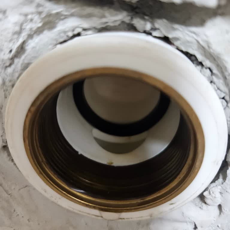 Teska Tuvalet Rezervuarı Sızıntısı Nedeniyle 3 Gün Su Kesintisi Ve Acil Çözüm Talebi