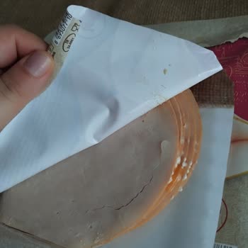 Harras Dilimli Hindi Füme Ürününde Erken Küflenme Ve Soğuk Zincir Denetim Eksikliği