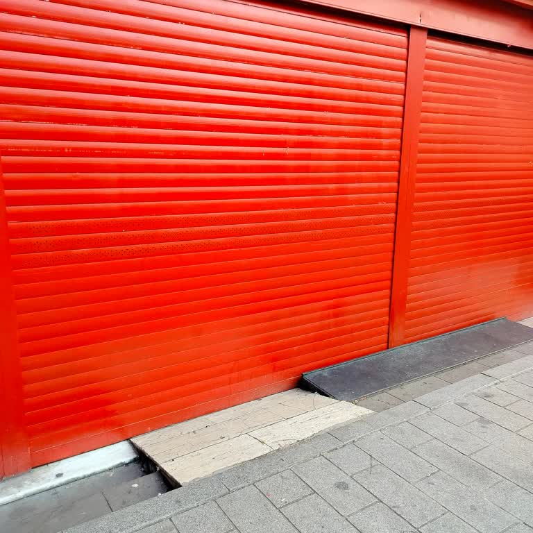 Ümraniye Santral Şok Market Açılış Saatlerine Uymuyor Ve Personel Kaba Davranıyor