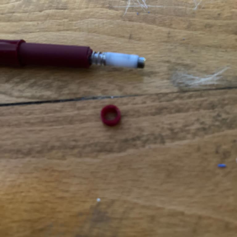 Faber-Castell Grip Kalem Kırıldı, Yedek Parça Temin Edilemedi