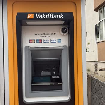 ATM'de Yutulan Para Ve Çözülmeyen İletişim Sorunu
