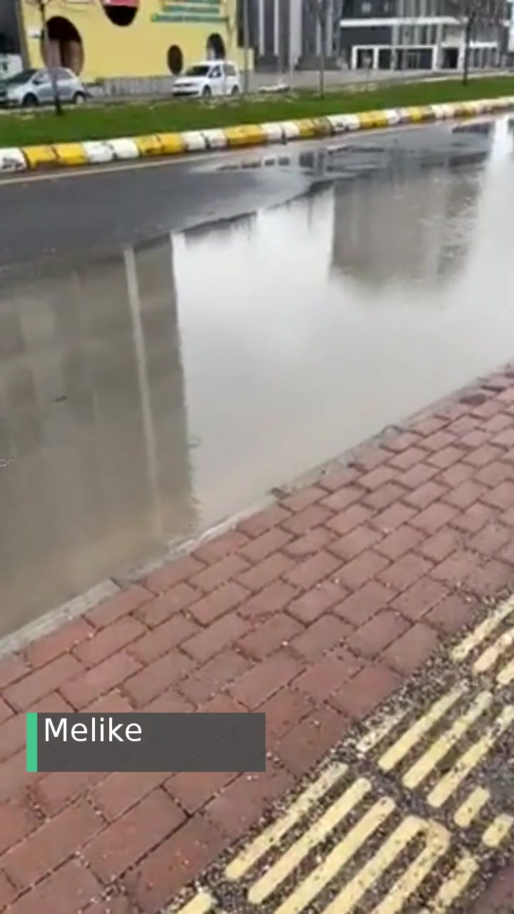 Şanlıurfa Büyükşehir Belediyesi Su Birikintisi Ve Durak Yolcu Şikayetleri videonun kapak resmi