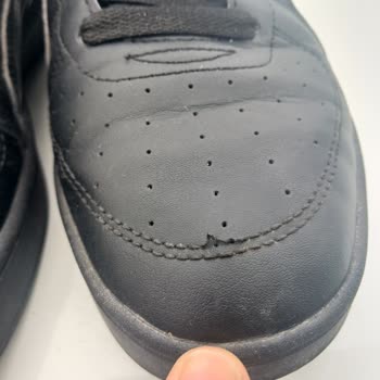 Kısa Sürede Dikiş Atan Spor Ayakkabının Değişim Ve İade Talebi