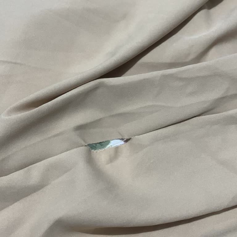 Yanlış Renk Ve Defolu Elbise, Bayram Öncesi Gecikme Ve Kargo Ücreti İadesi Talebi