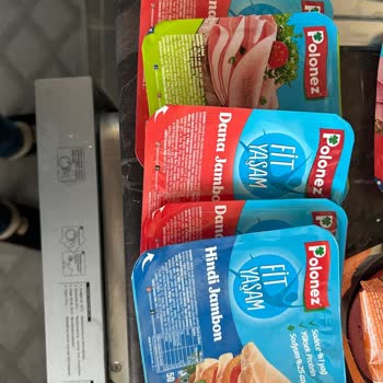 Polonez Salamı Bozuldu, Kötü Koku Ve Görünüm Sorunu