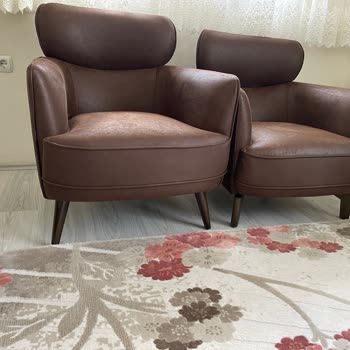 Adrian Koltuk Takımında Ayak Eksikliği Ve Renk Uyuşmazlığı