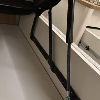 Alanya Magic Life Mağazasından Gecikmeli Teslimat Ve Hasarlı Mobilyalar İçin İade Talebi