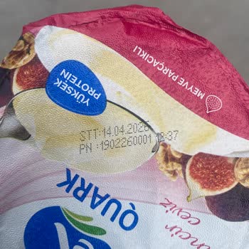 Son Kullanma Tarihi Geçmemiş Yoğurtta Küf: Sek Markasına Kalite Kontrol İhmaline Karşı Şikayet