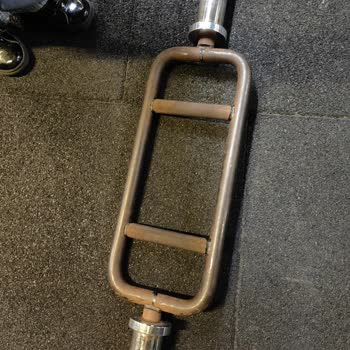 40% Aidat Zammı Ve Bakımsız Spor Salonu