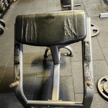 40% Aidat Zammı Ve Bakımsız Spor Salonu