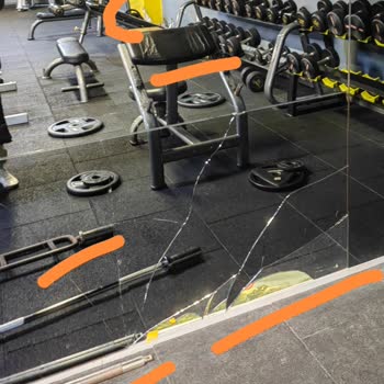 40% Aidat Zammı Ve Bakımsız Spor Salonu