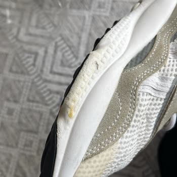 Ayakkabımda Yapışkan Kalmış Ve Tamirat Özensiz, Ücret İadesi Talebi