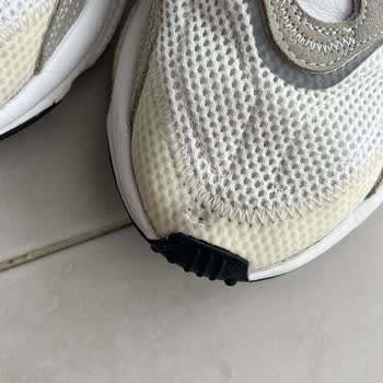 Ayakkabımda Yapışkan Kalmış Ve Tamirat Özensiz, Ücret İadesi Talebi