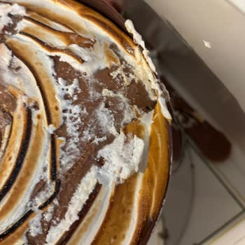 Hasarlı Pasta Teslimatı Ve İade Reddi: 800 TL Geri Ödeme Talebi