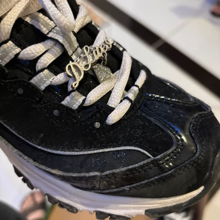 İki Yıl Garanti Vaadi İhlali Ve Tüylenen Ayakkabının Kalitesizliği