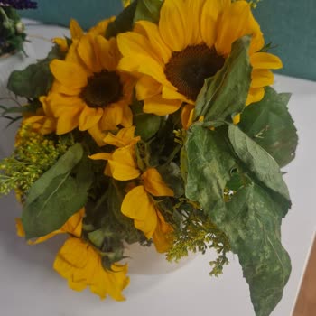 Ayçiçeği Aranjmanı Solmuş Ve Görseliyle Uyuşmuyor; Ücret İadesi İstiyorum