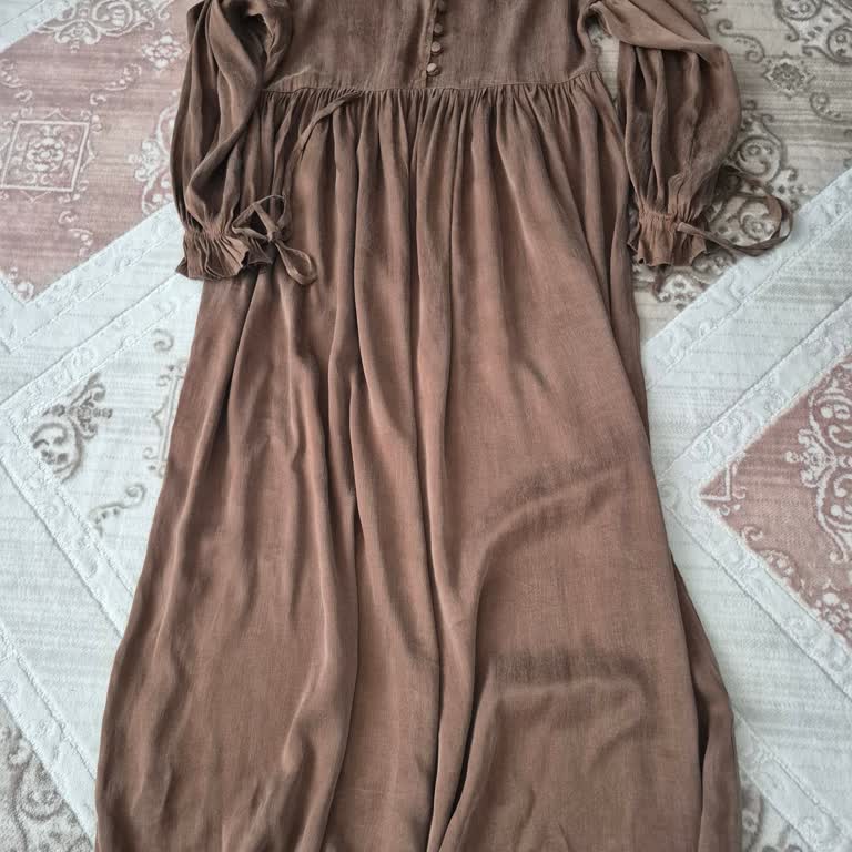 İpek Elbise Tek Yıkamada 5 Cm Kısaldı Ve Daraldı