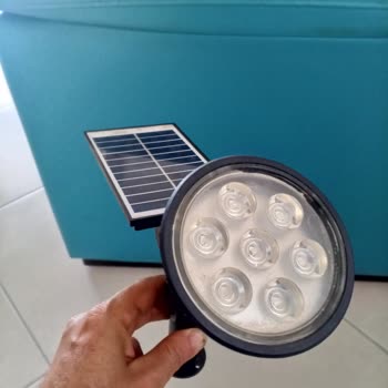 Önver Mühendislik Lambalardan Biri Tamamen Bozuldu Ve Çalışmaz Hale Geldi