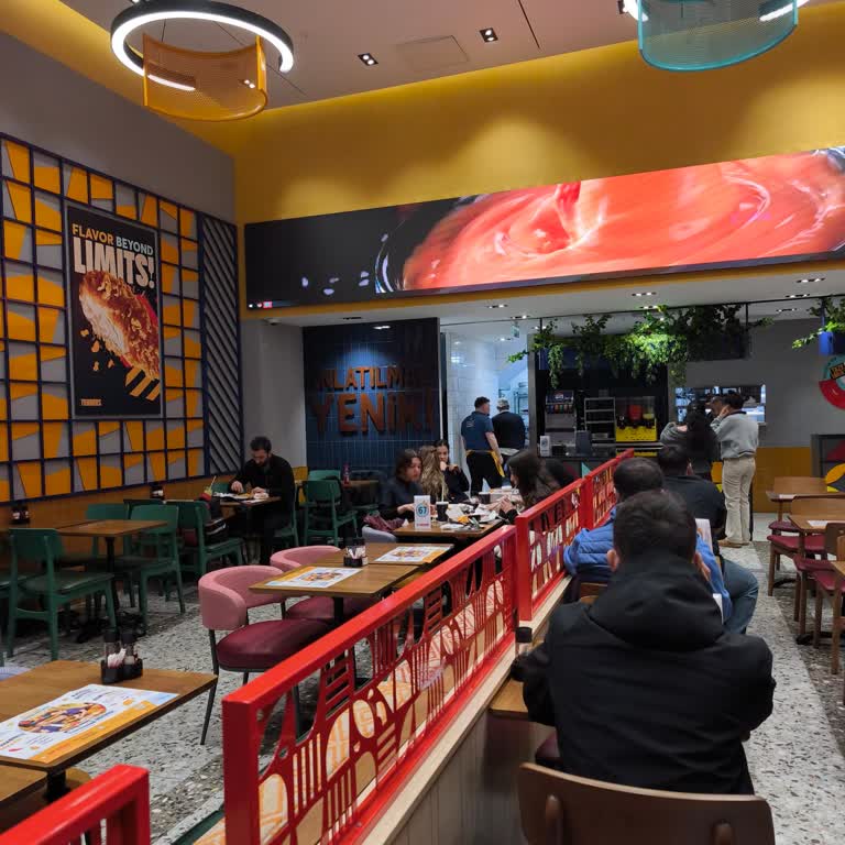 Akasya Acıbadem Şubesinde Servis Gecikmesi Ve Özensiz Çalışan Tutumu