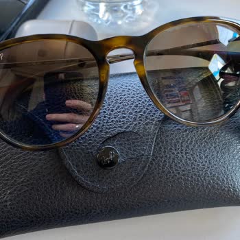 Rayban Gözlüğümün Camı Kısa Sürede Deforme Oldu