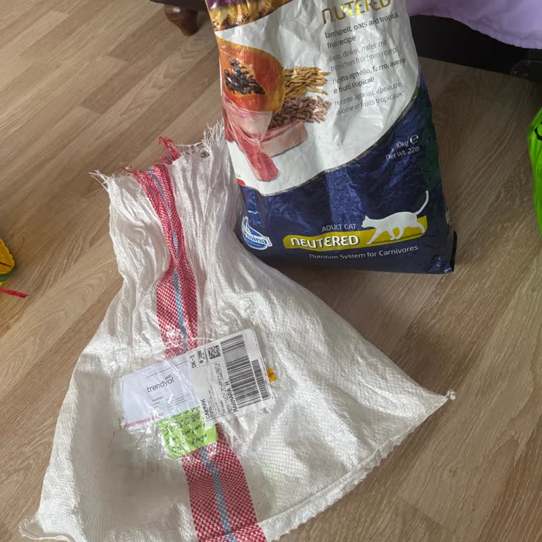 Hijyen Dışı Ve Açık Pakette Geri Gönderilen Kedi Maması İade Reddi