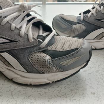 Aynı Model Reebok Ayakkabıda Tekrarlanan Yırtılma Ve Çelişen Değişim Kararı