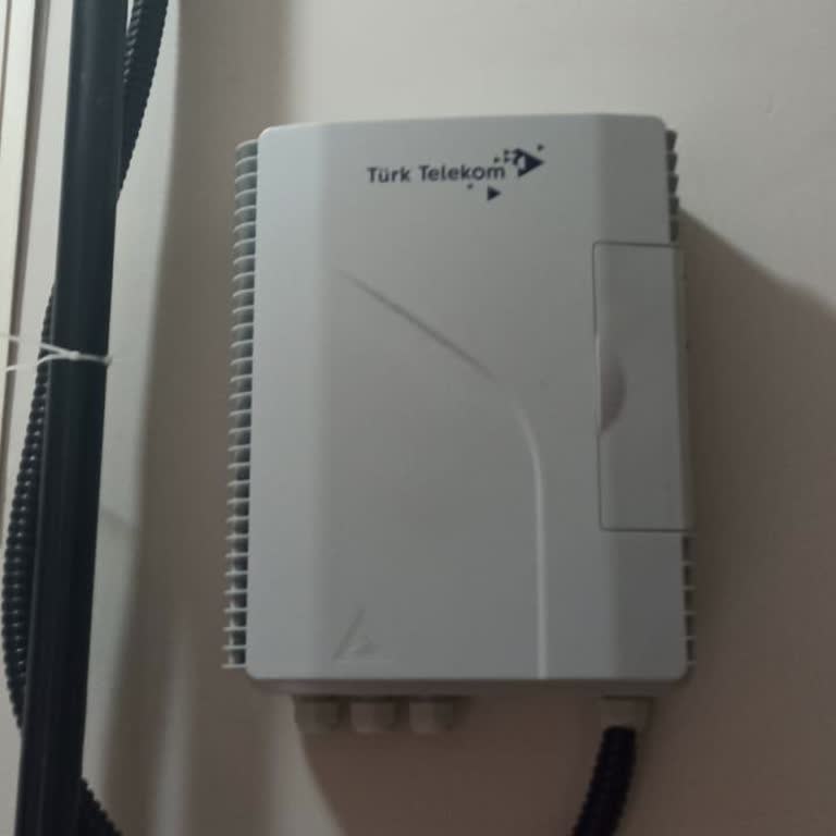 Türk Telekom Fiber Kutusu Takıldı Ama Hizmet Aktif Edilmedi, 18 Daireli Binamız Beklemede