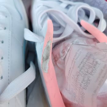 Bir Saatte Topukta Yırtılan Ve Renk Soyulmuş Puma Ayakkabısının İadesi