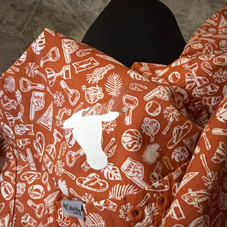 Columbia Texas Longhorn Shirt Logo Peeling