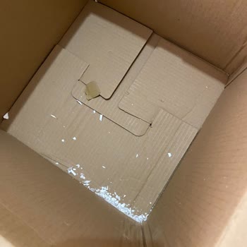 Kırık Yemek Takımları Ve Canlı Müşteri Hizmetine Erişilememesi