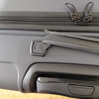 A101 Buca Şubesinde Aldığım Valizin Hızlı Yırtılması Ve İade İsteği