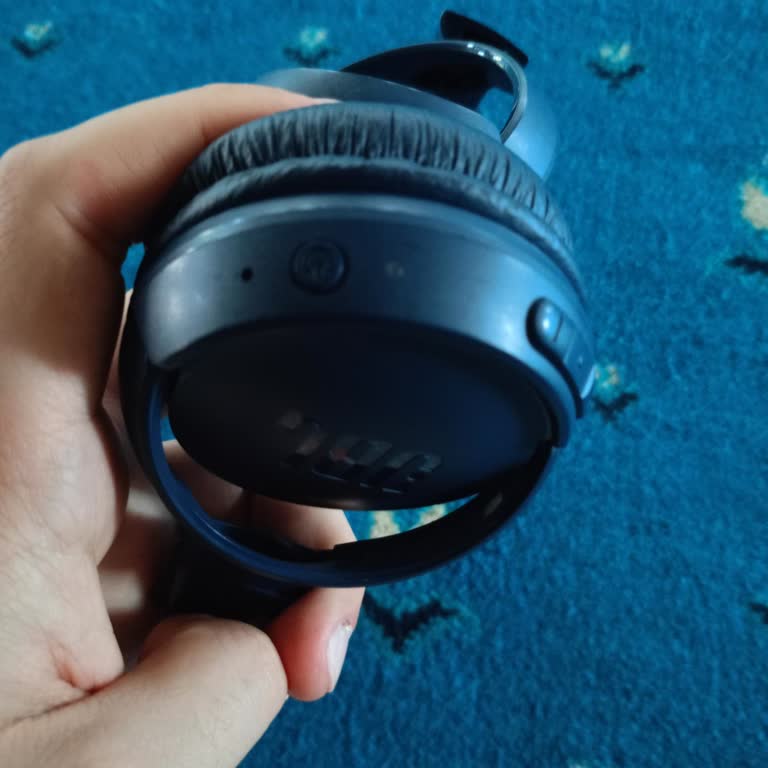 JBL 520BT Kulaklıkta Buton İçeri Girdi, Kendiliğinden Açılıp Kapanıyor