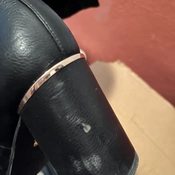 Çizme Deri Soyulması Ve Ücret İadesi Talebi