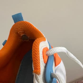 Puma Ayakkabısının İç Astarı 2 Ayda Yırtıldı, İade Talebi