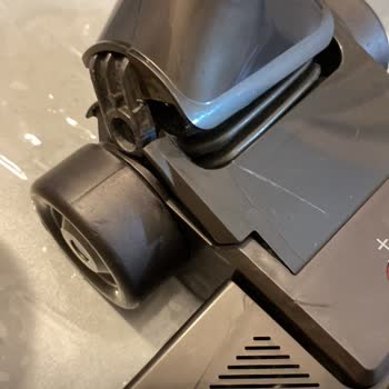 Dyson Süpürge Başlıkları Kırıldı, Garanti Süresi İçinde 6000 TL Ücretle Mağduriyet