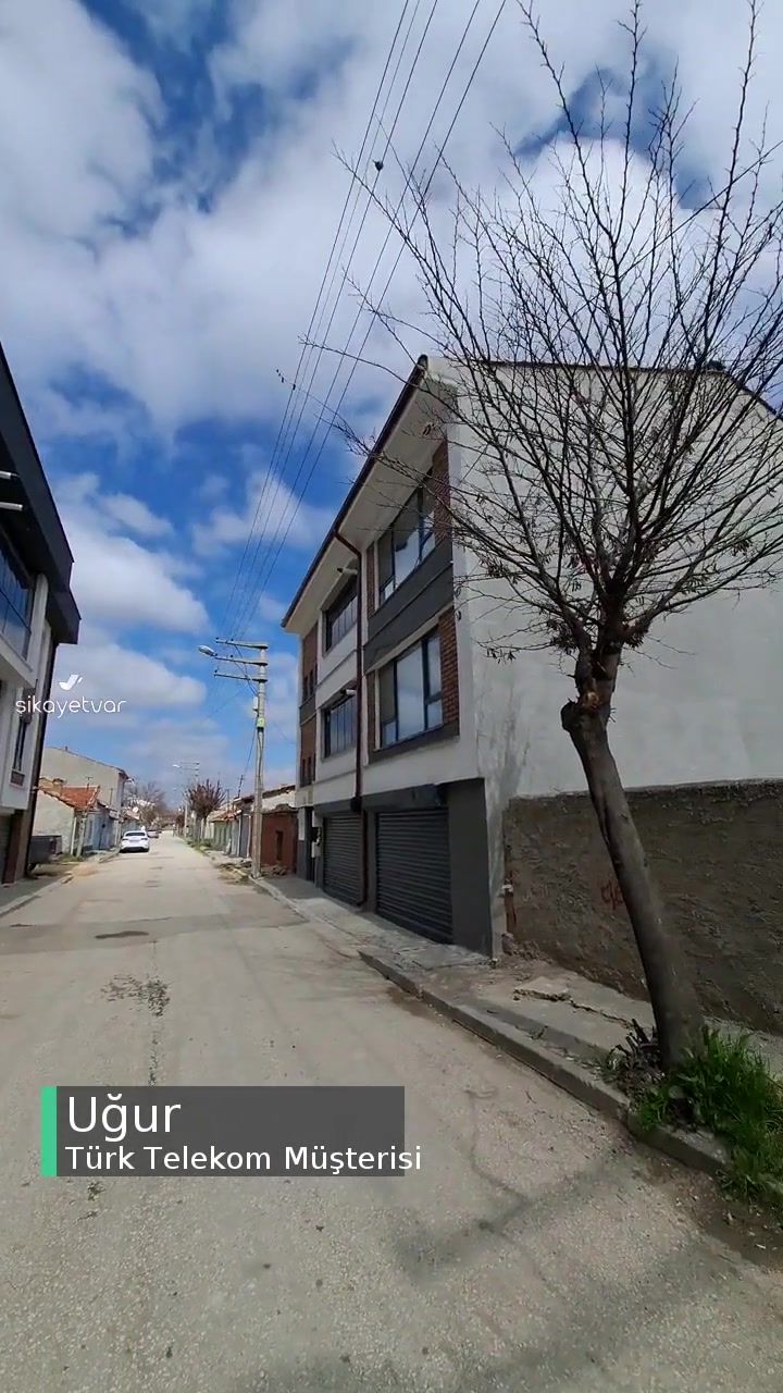 Türk Telekom Kesilen İnternet Kablolarını Bağlamıyor videonun kapak resmi