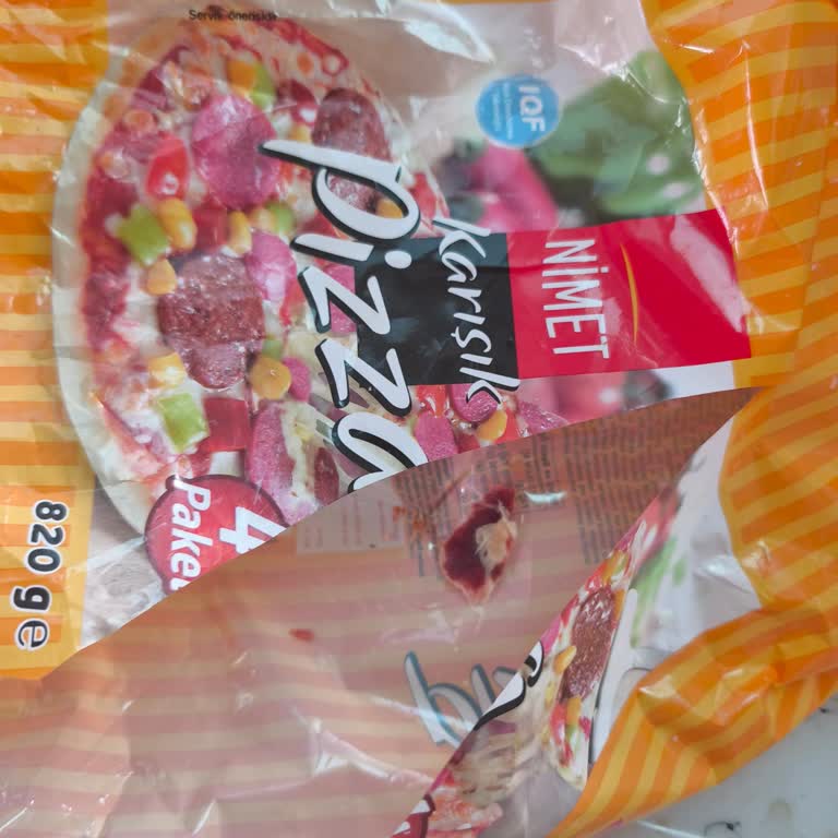 Nimet Karışık Pizza Kalite Düşüşü Ve Yapay Sucuk Tadı