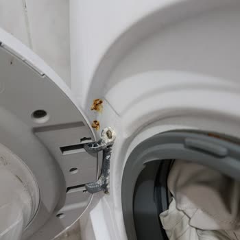 SEG Çamaşır Makinesinde Garanti Sonrası Ön Kapak Paslanması