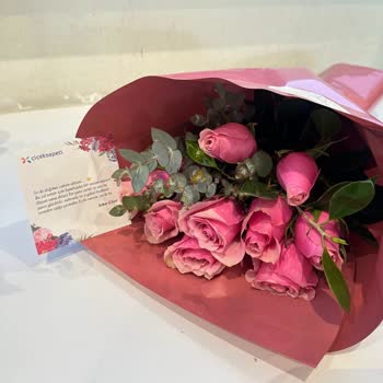 Sipariş Edilen Buket Görselle Uyuşmuyor Ve Kalite Farkı Hayal Kırıklığı Yaşattı