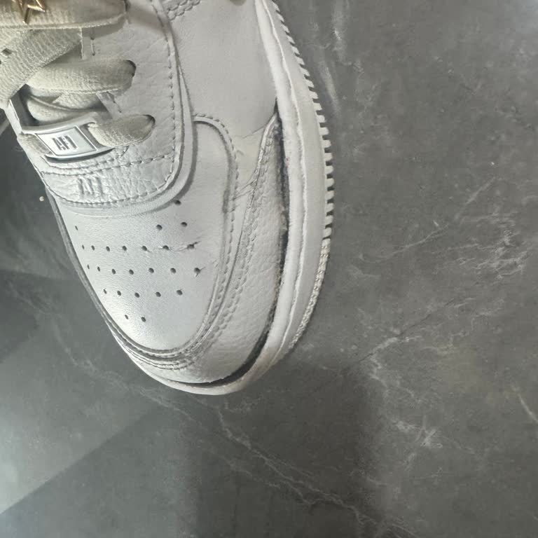 Kusurlu Nike Air Force, Satıcı Ve Dolap Yardımsız; 800 TL İade Talebi