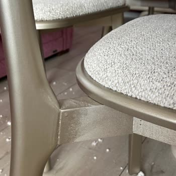 Kusurlu Sandalyeler Ve Kırık Ürün İçin Değişim Talebi