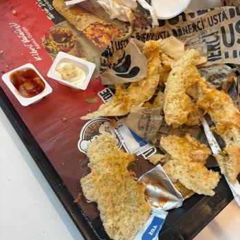 Samsun Piazza Usta Dönerci’de İzin Almadan Fazla Ücret Ve Bayat Ekmek Şikayeti