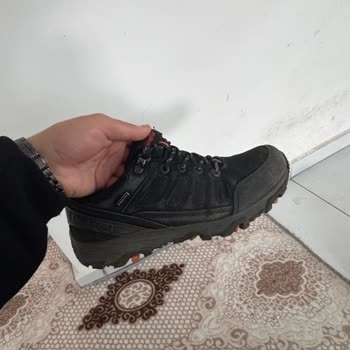 Yoğun Koku Ve Hızlı Yıpranma Nedeniyle FLO’dan Ayakkabı Değişimi İstiyorum